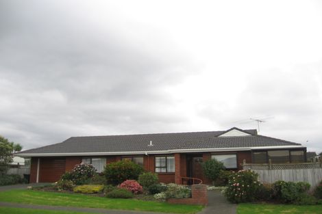 Photo of property in 2 Trinity Place, Paraparaumu Beach, Paraparaumu, 5032