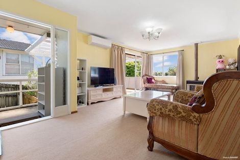Photo of property in 13 Finlow Drive, Te Atatu South, Auckland, 0610