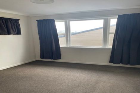 Photo of property in 10 Stephen Avenue, Henderson, Auckland, 0610