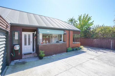 Photo of property in 2/52 Northcote Road, Northcote, Christchurch, 8052