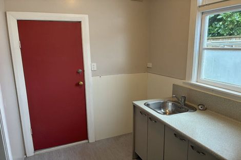 Photo of property in 48 Queens Drive, Lyall Bay, Wellington, 6022