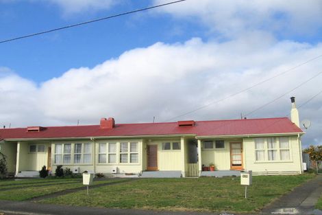 Photo of property in 909-915 Cambridge Street, Mayfair, Hastings, 4122