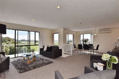 Photo of property in 122 Mccormacks Bay Road, Redcliffs, Christchurch, 8081