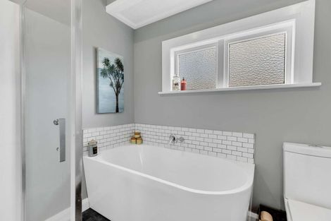 Photo of property in 56 Queenwood Road, Levin, 5510