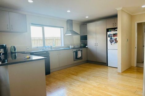 Photo of property in 8 Magnolia Place, Flat Bush, Auckland, 2016