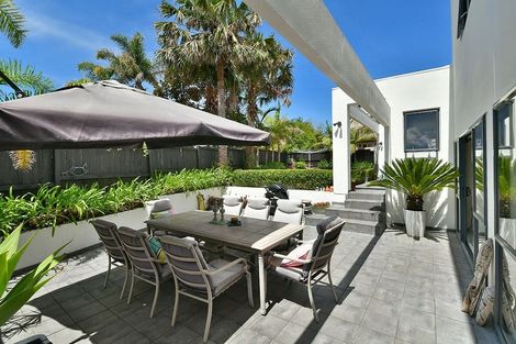 Photo of property in 8 Hobie Court, West Harbour, Auckland, 0618