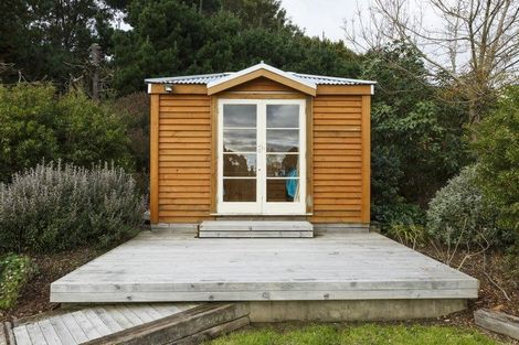 Photo of property in 60 Waicola Drive, Fitzherbert, Palmerston North, 4471