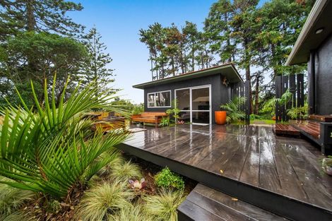 Photo of property in 87 Paynters Avenue, Strandon, New Plymouth, 4312