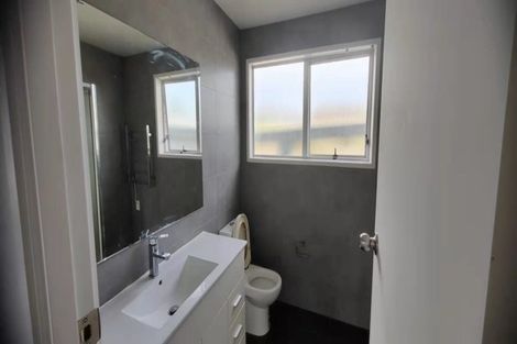 Photo of property in 32 Glen Road, Ranui, Auckland, 0612