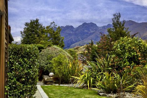 Photo of property in 20 Rannoch Drive, Jacks Point, Queenstown, 9371