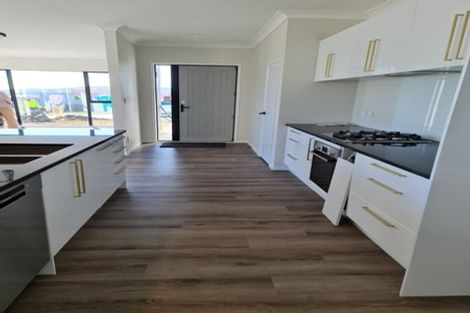 Photo of property in Queen Charlotte Drive, Aotea, Porirua, 5024