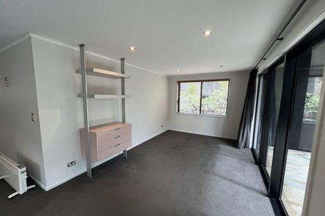 Photo of property in 9a-e Moulton Street, Moturoa, New Plymouth, 4310