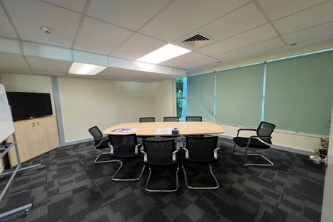 Photo of property in 8a Madeira Lane, Grafton, Auckland, 1023