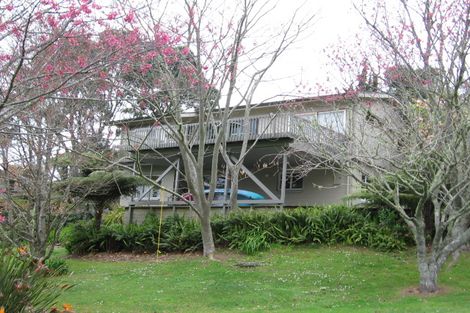 Photo of property in 1 Patricia Place, Hahei, Whitianga, 3591