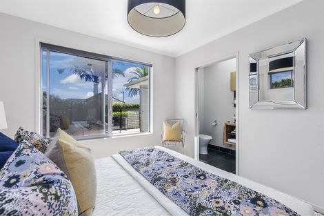 Photo of property in 2/12 Beatrice Avenue, Hillcrest, Auckland, 0627