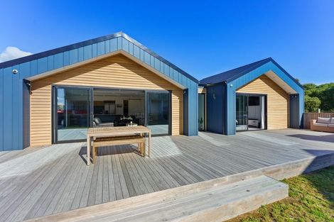 Photo of property in 1 Arapipi Way, Peka Peka, Waikanae, 5391