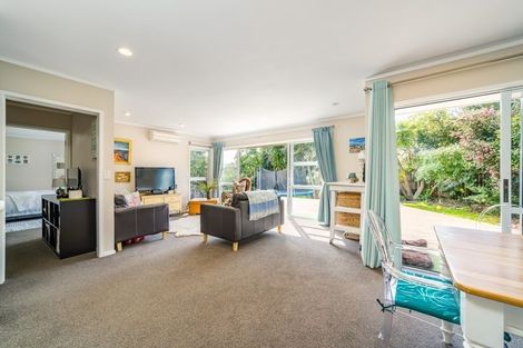 Photo of property in 684b Whangaparaoa Road, Stanmore Bay, Whangaparaoa, 0932