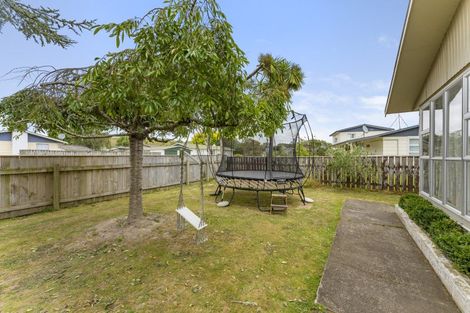 Photo of property in 1 Totara Place, Pahiatua, 4910