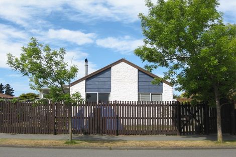 Photo of property in 42 Royal Park Drive, Parklands, Christchurch, 8083