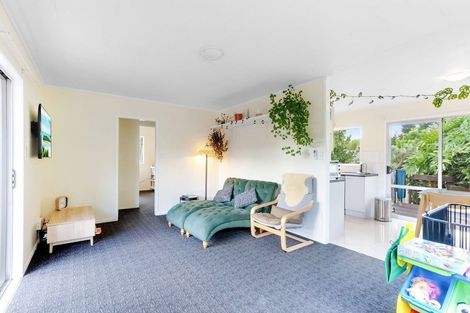 Photo of property in 56 Peverill Crescent, Papatoetoe, Auckland, 2025