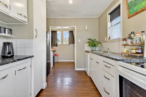 Photo of property in 29 Ross Crescent, Fairfield, Hamilton, 3214