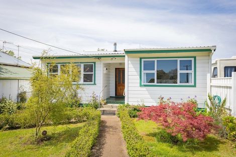 Photo of property in 28 Wilson Street, Waverley, 4510