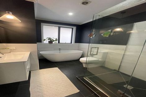 Photo of property in 8 Bellamont Street, Kumeu, 0810