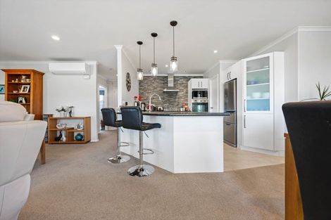 Photo of property in 35 Stoneleigh Drive, Chartwell, Hamilton, 3210