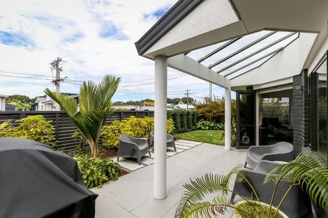 Photo of property in 24 Sackville Street, Fitzroy, New Plymouth, 4312