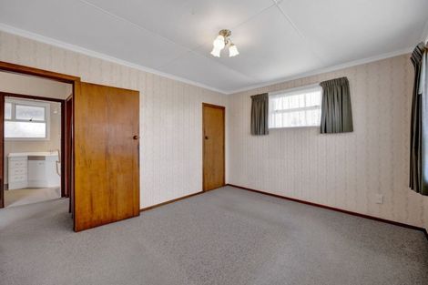 Photo of property in 13 Turakina Street, Merrilands, New Plymouth, 4312
