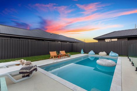 Photo of property in 2 Glenvale Place, Pyes Pa, Tauranga, 3112