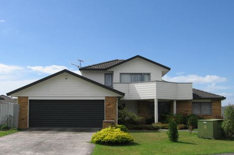 Photo of property in 12 Heversham Place, Glendene, Auckland, 0602