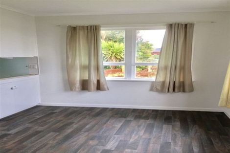 Photo of property in 10 Boler Place, New Lynn, Auckland, 0600