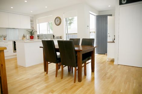 Photo of property in 24a Bunnythorpe Road, Papakura, 2110