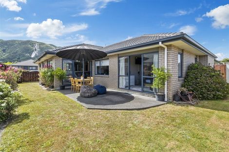 Photo of property in 4 Fraser Colman Grove, Wainuiomata, Lower Hutt, 5014