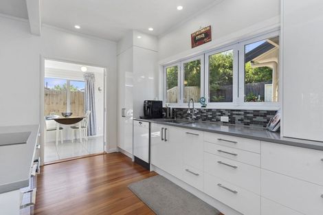 Photo of property in 9 Alison Street, Hamilton Lake, Hamilton, 3204