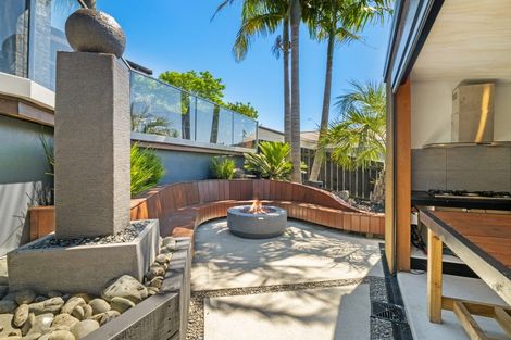 Photo of property in 282 Glamorgan Drive, Northcross, Auckland, 0630