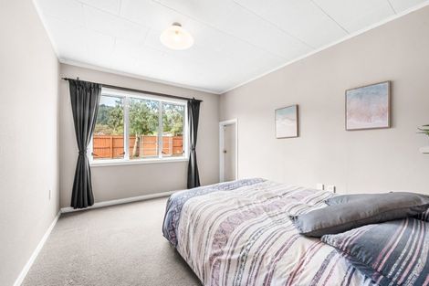 Photo of property in 352 Stokes Valley Road, Stokes Valley, Lower Hutt, 5019