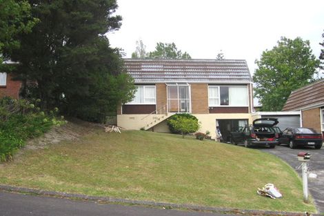 Photo of property in 2/10 Lancelot Place, Glenfield, Auckland, 0629