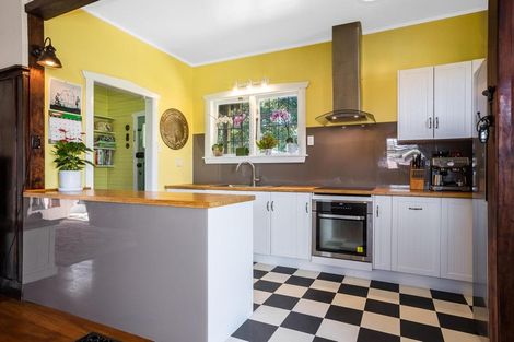 Photo of property in 62 Main Road, Titahi Bay, Porirua, 5022