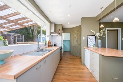 Photo of property in 9 Laburnum Grove, Maungaraki, Lower Hutt, 5010