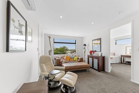 Photo of property in 252 Courtenay Street, Strandon, New Plymouth, 4312