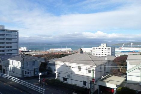 Photo of property in 2/28 Grant Road, Thorndon, Wellington, 6011