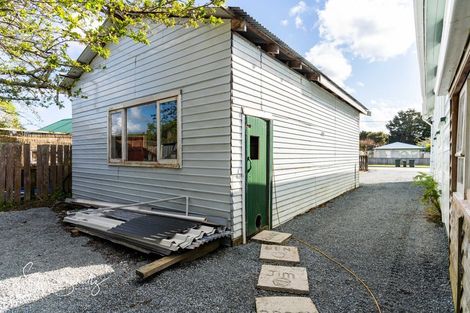 Photo of property in 12 Franklin Road, Paparoa, 0571