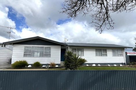 Photo of property in 44 Kaimanawa Street, Kelvin Grove, Palmerston North, 4414