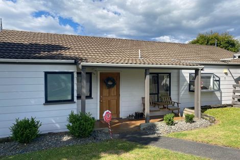 Photo of property in 4 Waiora Road, Stanmore Bay, Whangaparaoa, 0932