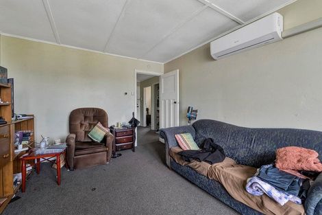 Photo of property in 2 Laurent Vc Street, Hawera, 4610