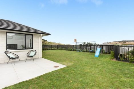 Photo of property in 35 Ballintoy Park Drive, Welcome Bay, Tauranga, 3175