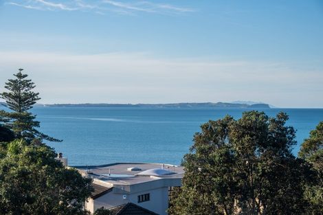 Photo of property in 1/7 Whitby Crescent, Mairangi Bay, Auckland, 0630