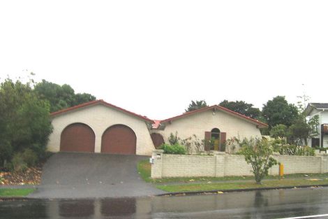 Photo of property in 124 Chelsea View Drive, Chatswood, Auckland, 0626